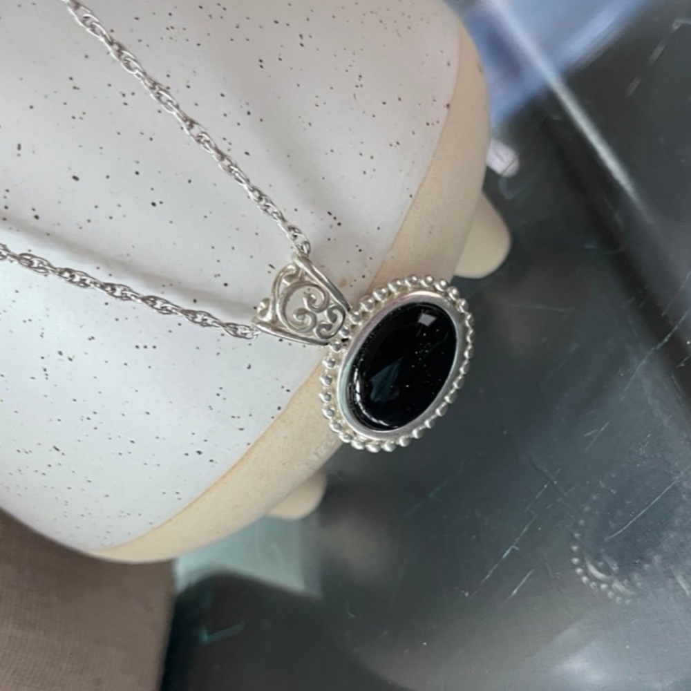 N158 Sterling silver chain sterling onyx oval pendant by Nevada Silversmith 18" - Picture 2 of 9